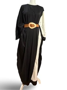 NWOT European Boutique Black & White Color-Block Kaftan Maxi Dress – One Size